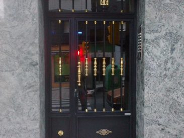 Puerta Portal 11